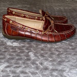 Sperry Top-Sider women's brown crocodile-embossed leather loafers Size 8